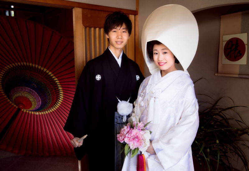【再値下げ】フラメンコ 衣装 ツーピース 純白 ウェディング おまけ花付き フラメンコ衣装 ・花柄・ツーピース